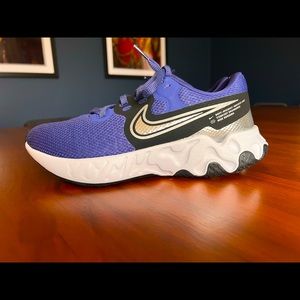 NWOT Nike Renew W9 Running Shoe Sneaker (NEW)!